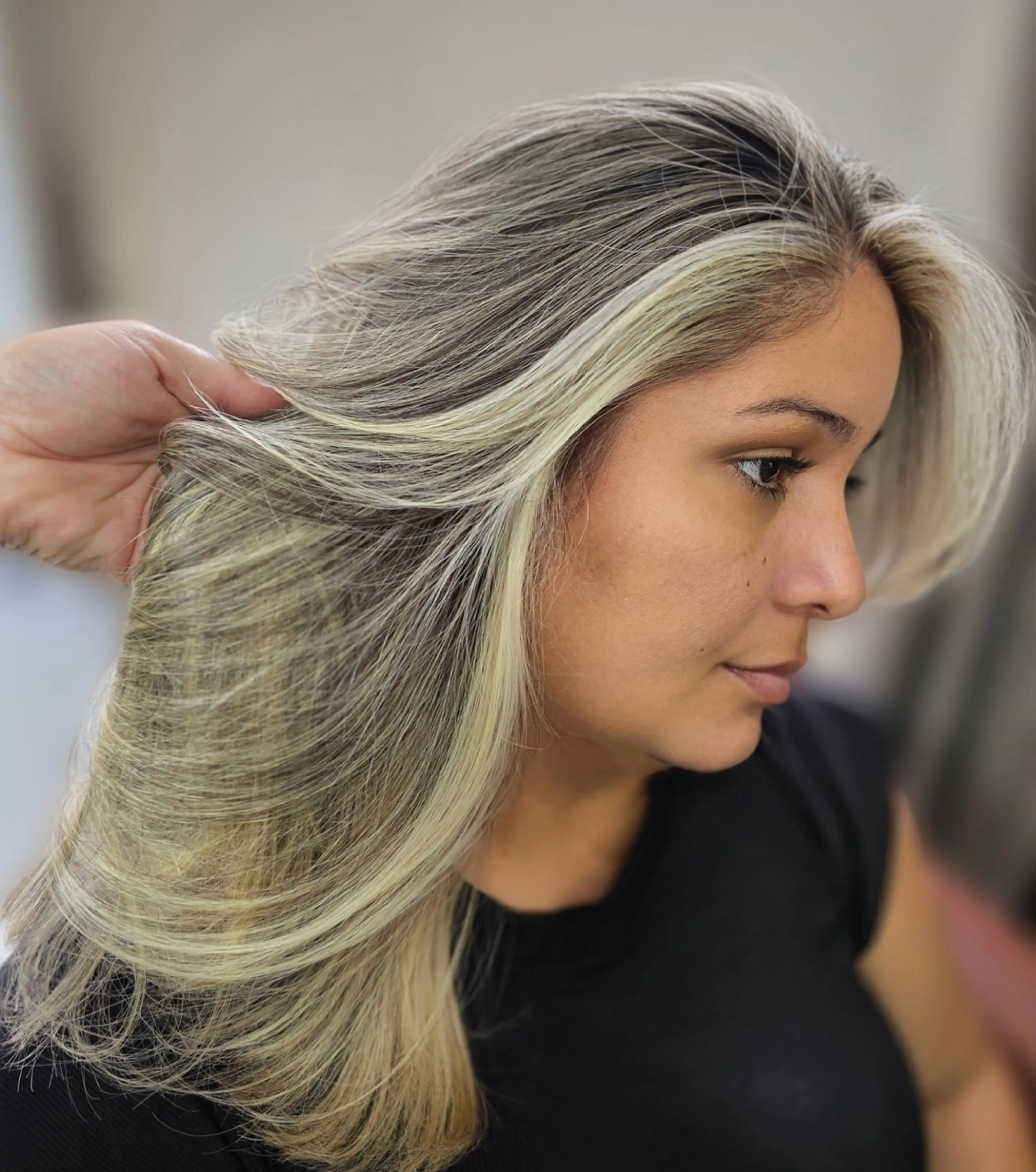 Técnica de mechas com papel alumínio — separação precisa Técnica de mechas com papel alumínio — separação precisa